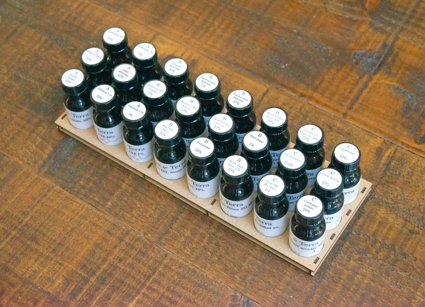 Perfumery rack 4-pack (customisation available)